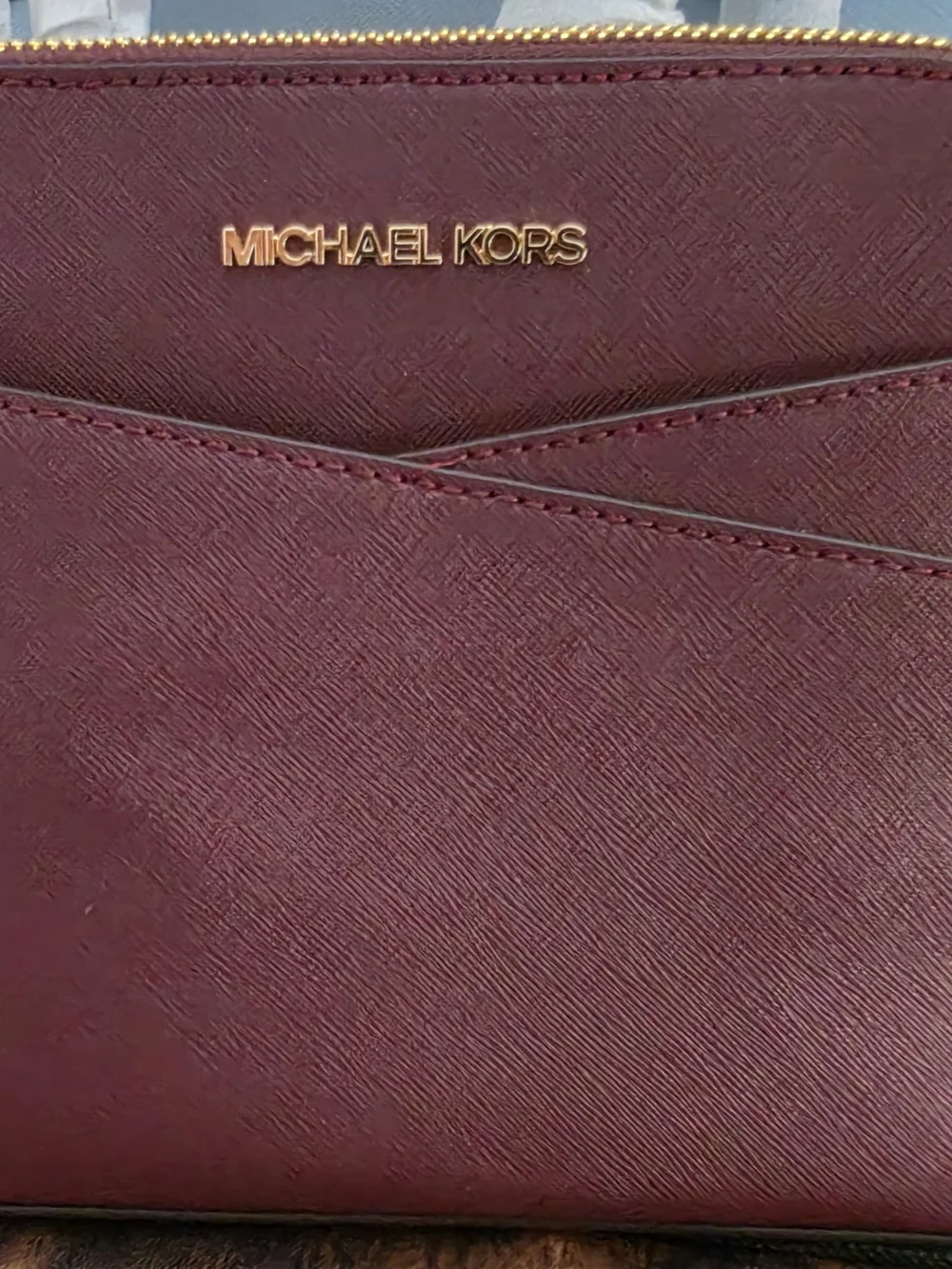 Jet Set Travel Medium Signature Logo Dome Crossbody Bag